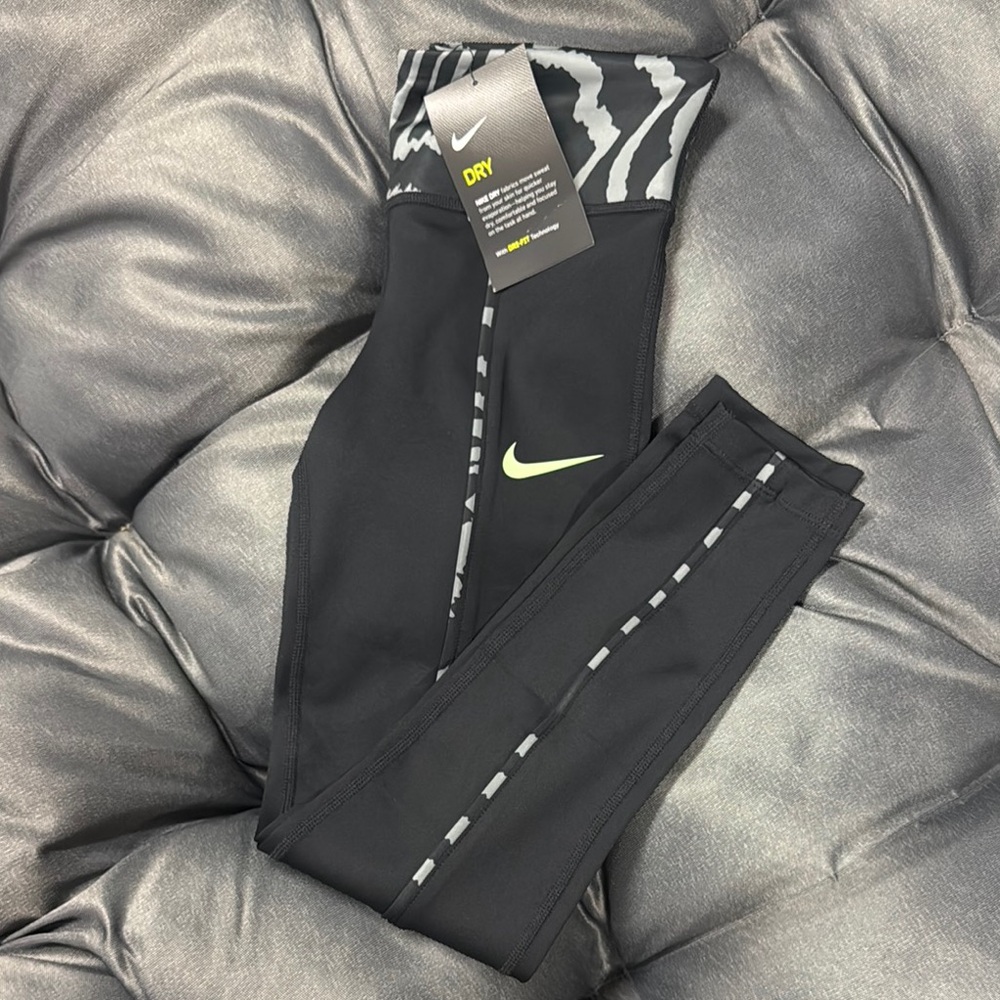 Nike Black and Gray Leggings for Active Comfort
